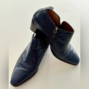 Franco Sarto all leather crock-embossed booties. Size 8.